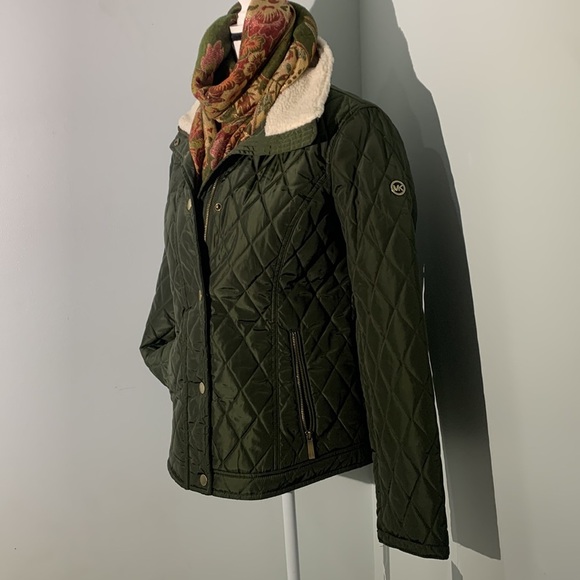 MICHAEL KORS Women's Quilted Jacket Size M. Olive Green Faux Fur Sherpa … - Picture 2 of 11